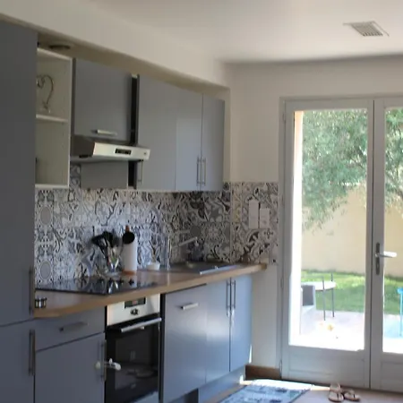 Pierre Blanche Le Calme A 5mn Du Centre * Nîmes