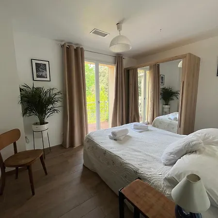 Pierre Blanche Le Calme A 5mn Du Centre * Nîmes