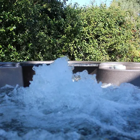 Pierre Blanche Le Calme A 5mn Du Centre Nîmes